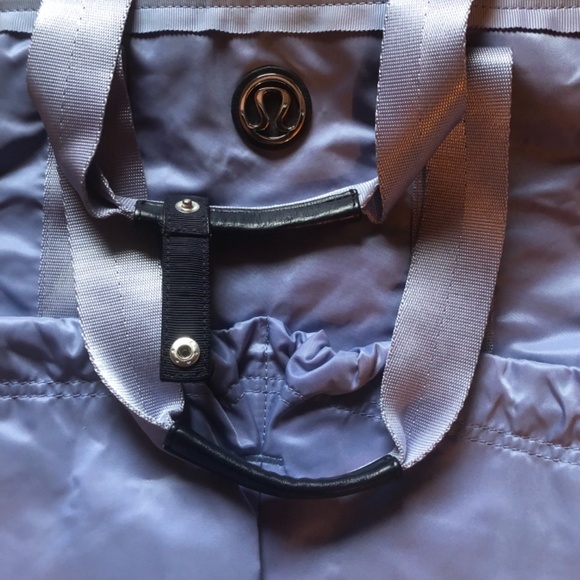 Lululemon flow and go bag - Picture 4 of 10